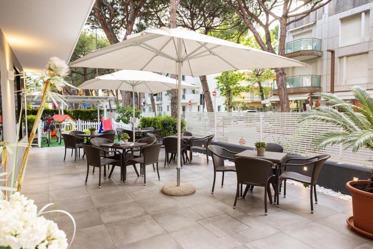 Hotel Balaton Riccione Exterior photo